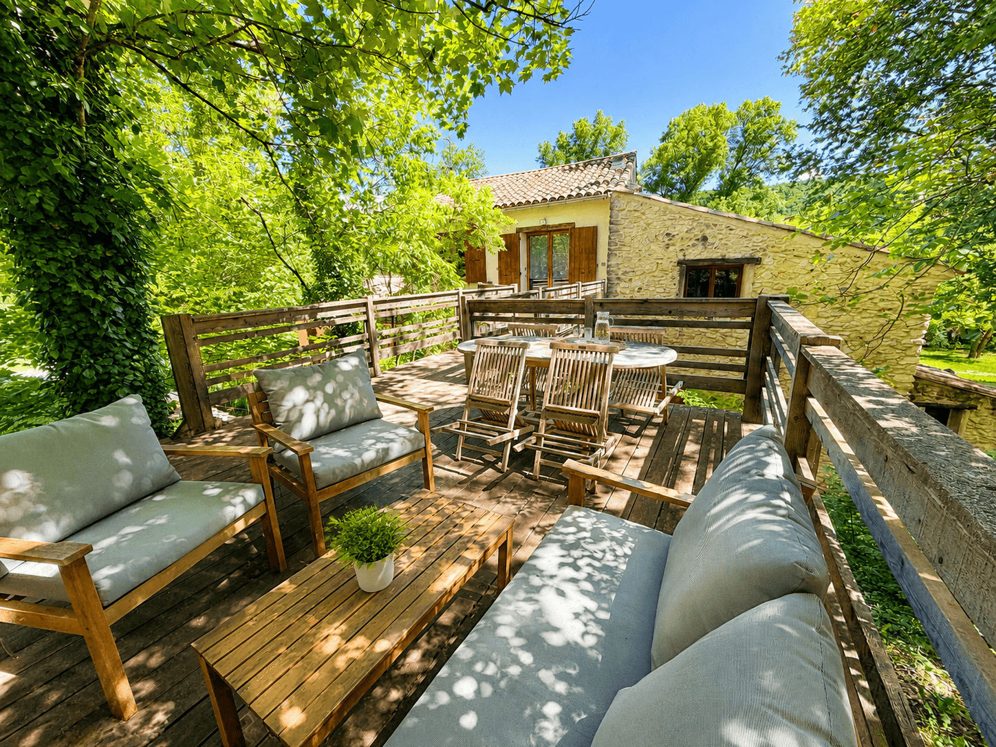 Écureuil – Gîte, bassin et spa